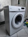 Gebrauchte halbneue weiße Waschmaschine Midea