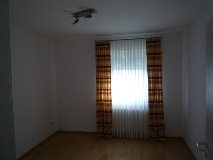 2ZW, Kchenzeile, Bad/WC; Diele/Flur; Terrasse, Ga