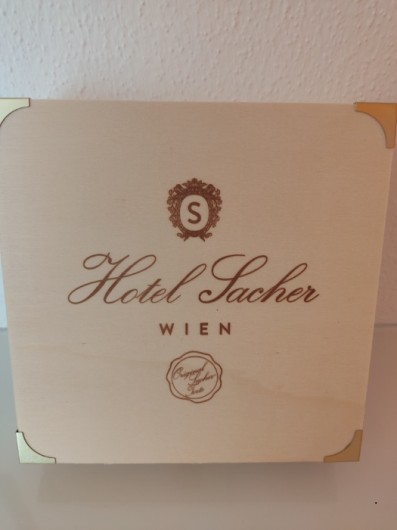 Holzbox, Hotel Sacher, NEU Holzkiste, Holzschachte