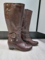 Braune Lederstiefel