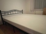 Bett mit Lattenrost und Matratze 180x200