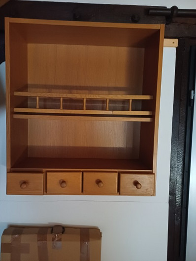 Kleiner Wandschrank holz